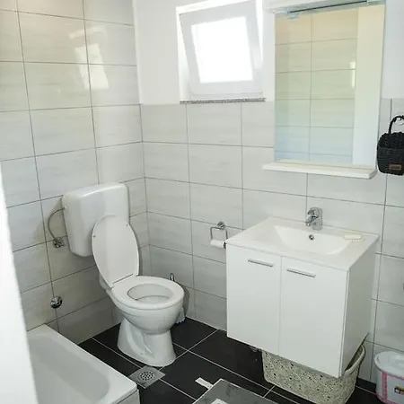 Vikendica Seoska Kuca Pod Lipom